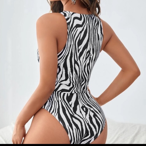 Zebra Print Bodysuit - Picture 3 of 4